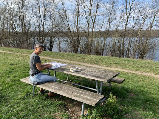 Torgit desayunando en el lago Ferma, Alemania