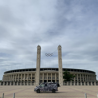 VW T6.1 SpaceCamper - planBwagen - vor Olympiastadion Berlin