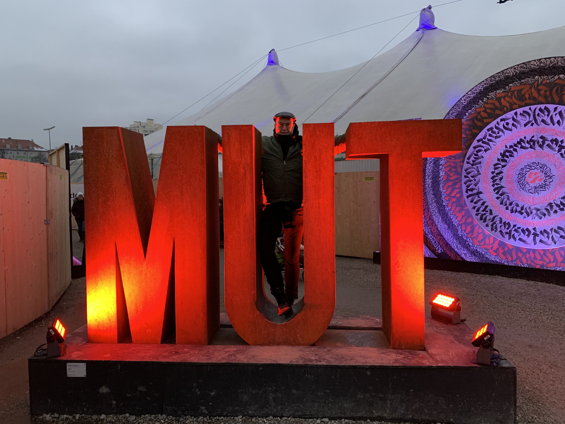 Marc Häusgen from planBwagen hitner lettering MUT at Munich Tollwood 