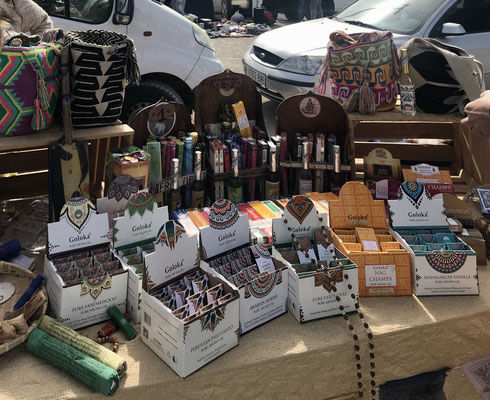 Sieradenkraam op de vlooienmarkt in San Jordi, Ibiza