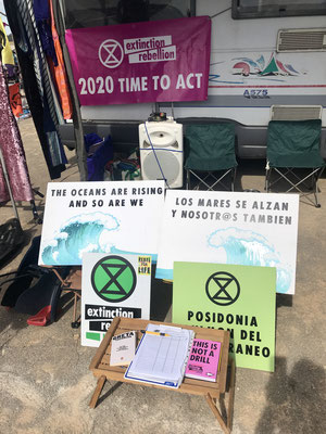 Milieuactivisten op de vlooienmarkt in San Jordi, Ibiza