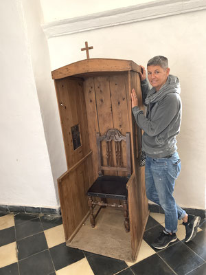 Torgit at the confessional church in Santa Agnés