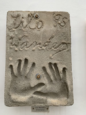 Calle Conquista, Ibiza, handprints, Lilo Wander