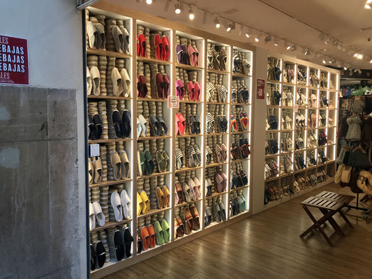 Shop met enorme selectie espadrilles in verschillende kleuren