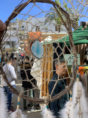 Traumfänger fängt Torgit auf dem Hippiemarkt