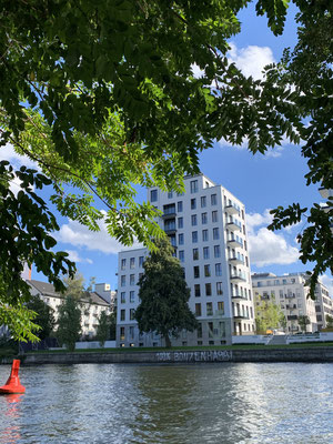 View from the Spree towards Wilhelm-Caspar-Wegely-Platz 