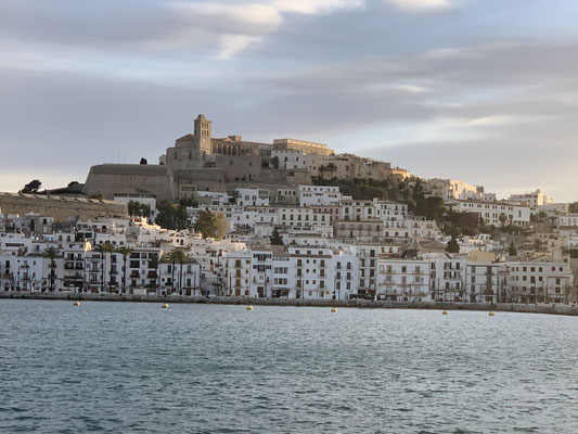 Ibiza Altstat, vue depuis la jetée du port