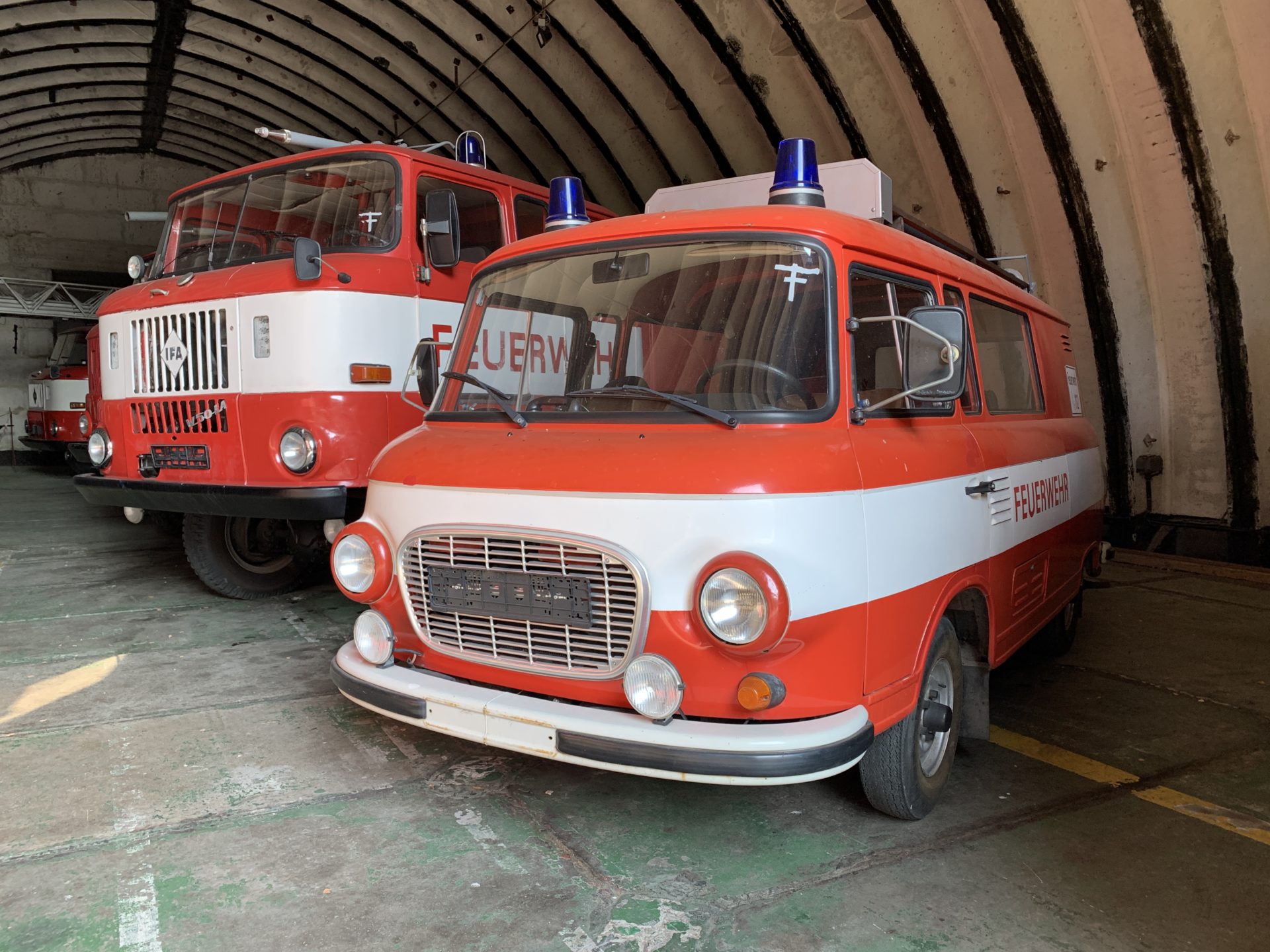 DDR Feuerwehrfahrzeuge im Luftfahrtmuseum Finofurt B1000 und IFA W50