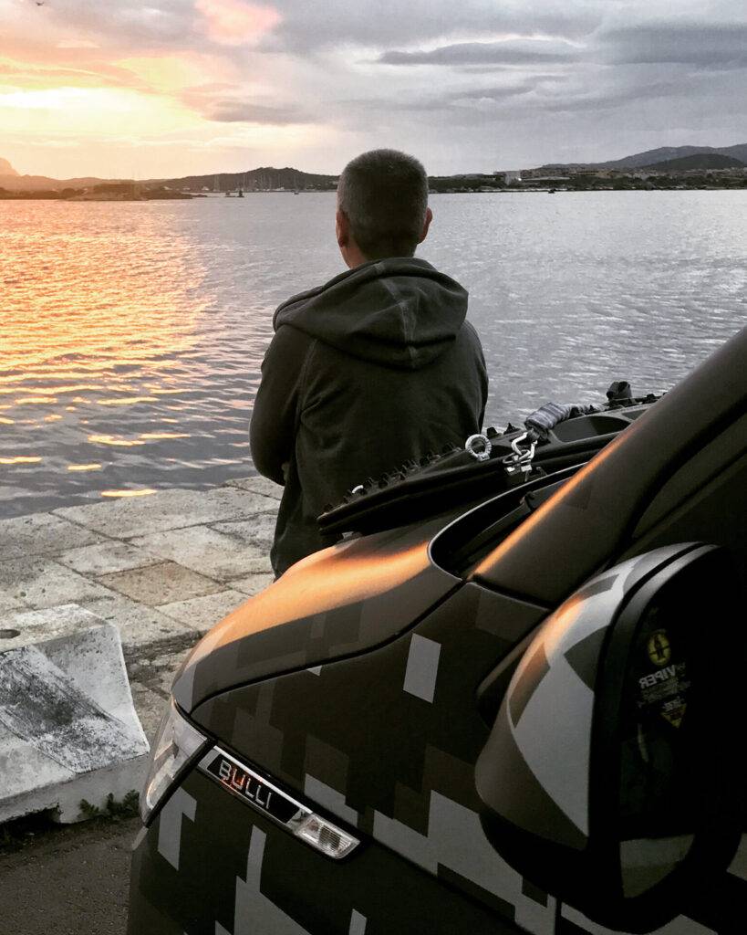 Torgit regarde la mer, à Olbia, Sardaigne