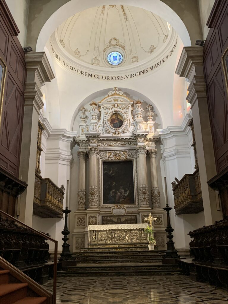 Het interieur van de kathedraal van Syracuse