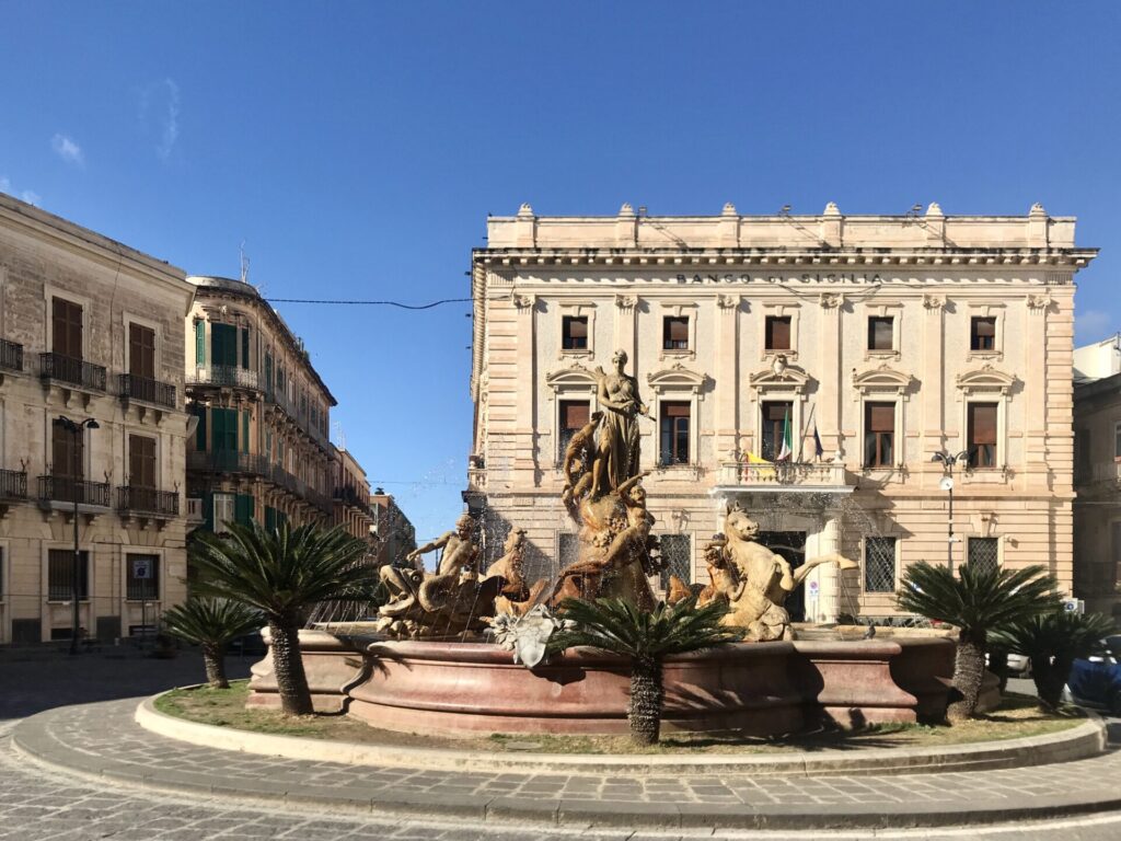 Fontaine de Diane à Syracuse