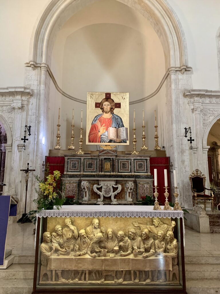 Tableau d'autel dans une église