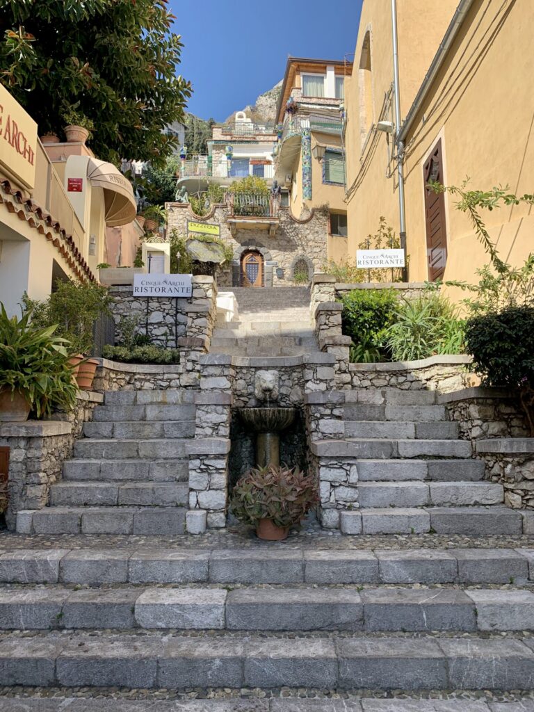Escalier à Taormine
