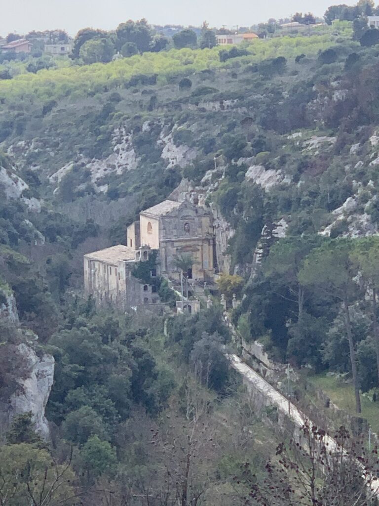 Le sanctuaire Santa Maria Scala del Paradiso en Sicile