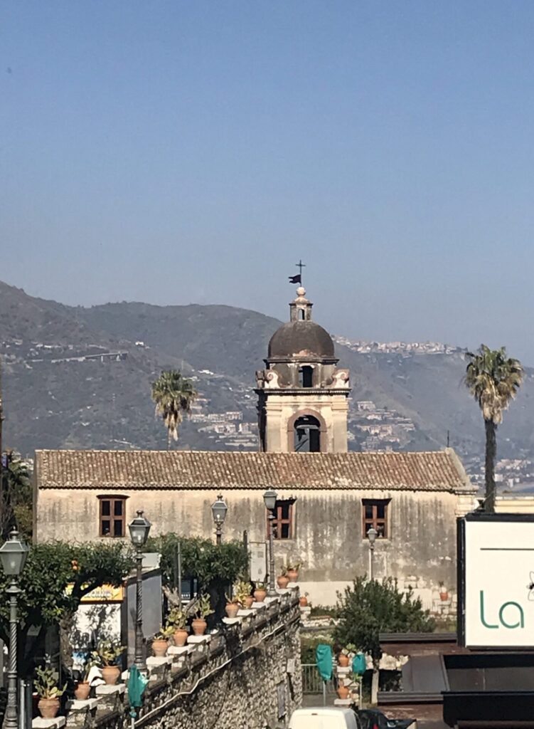 Eine Kirche in Taormina