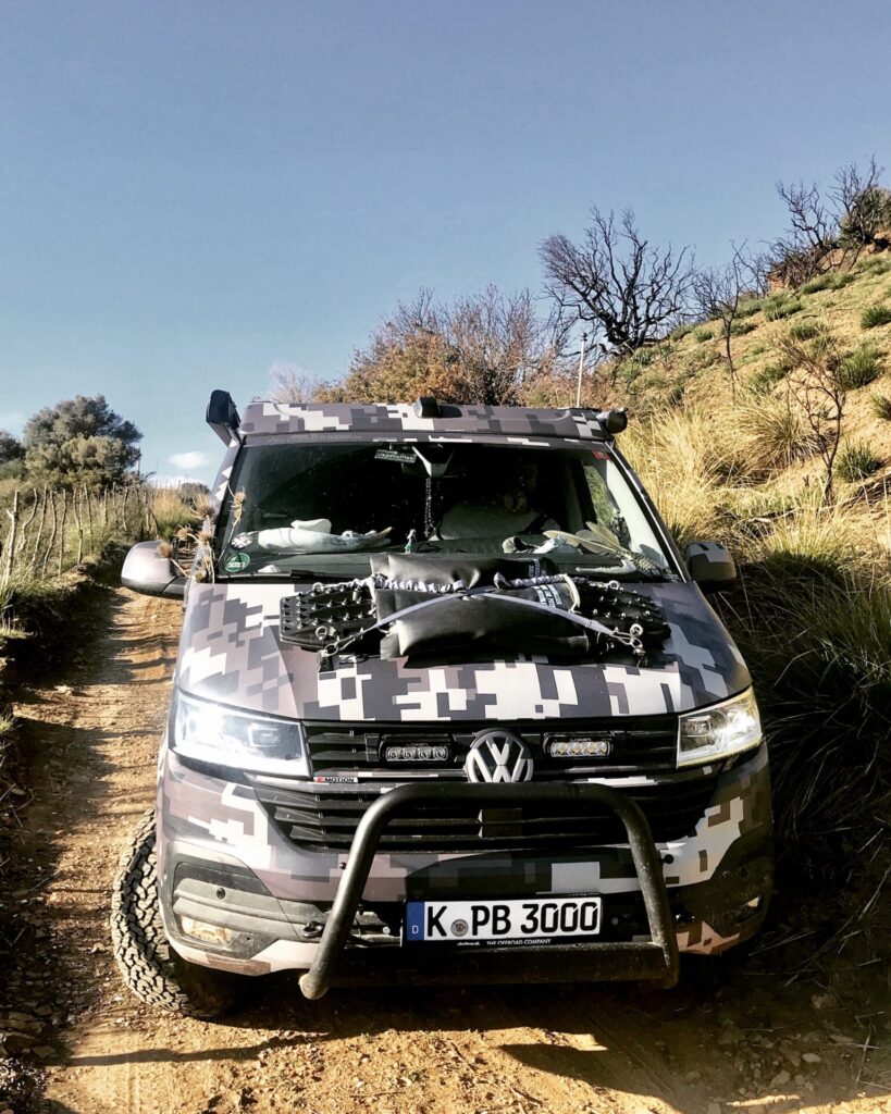 PlanBwagen on a dirt road