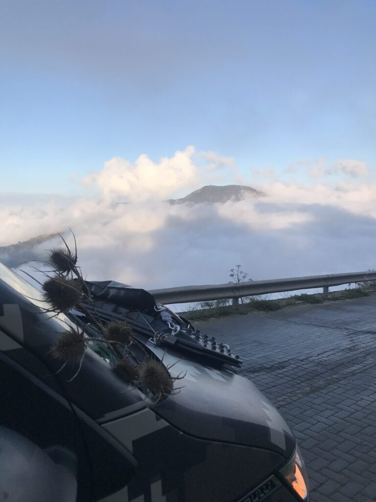 PlanBwagen in San Mauro Castelverde über den Wolken4