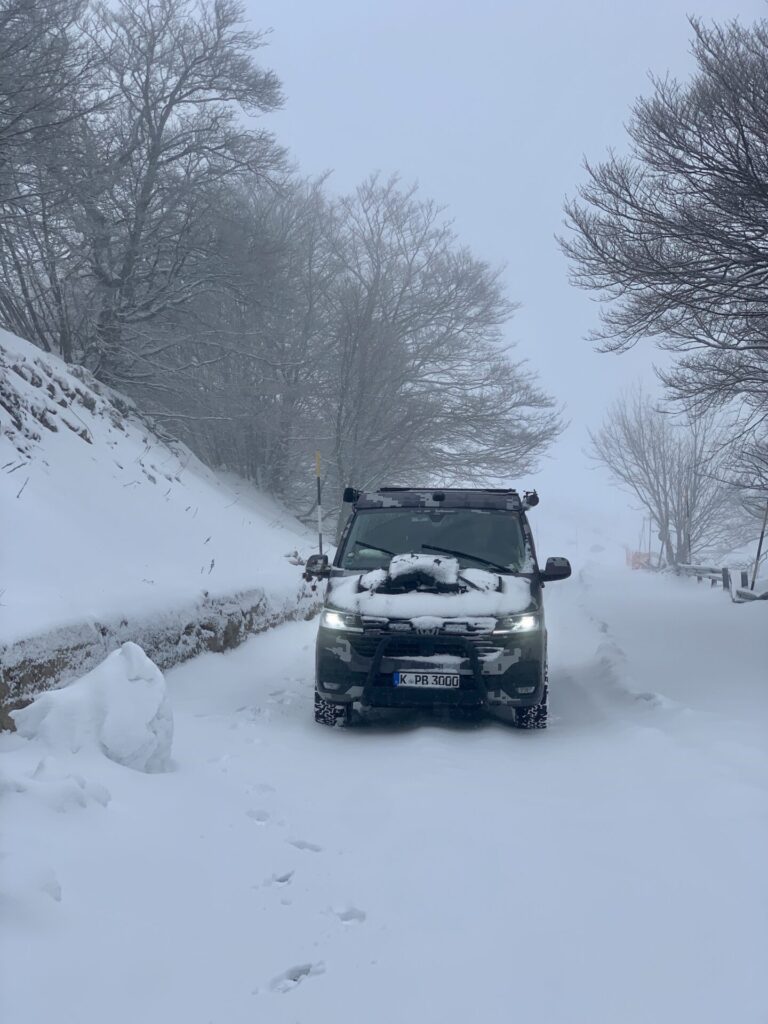 PlanBwagen im Schnee