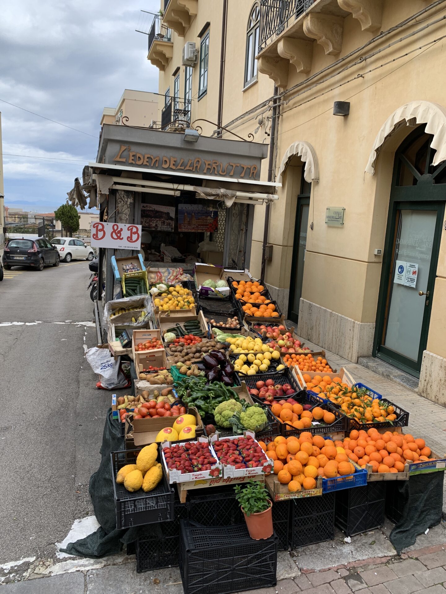 Obststand in Cefalù