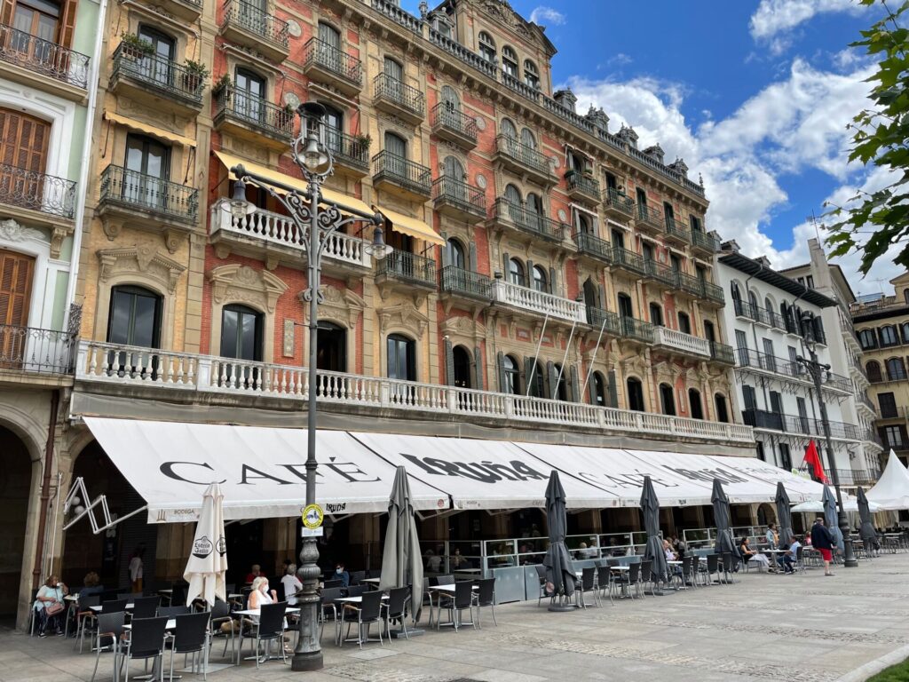 Pamplona - Cafe Iruña außen