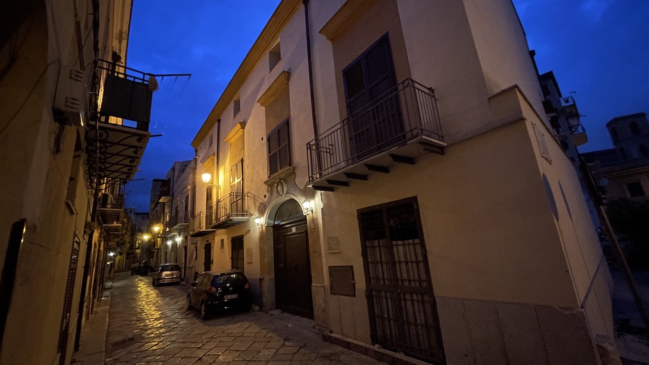 Ruhig in der Nacht, Pallazo Vetrano, Palermo, Centro Storico, Ballaro